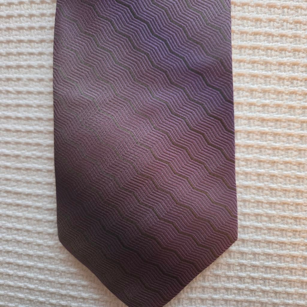Men's Kenneth Cole Purple & Black Wavy Pattern Silk Tie One Size